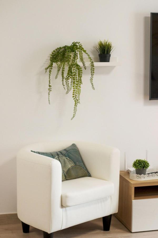 Family Apartment Walking Distance To The Sea And All Amenities Sitio de Calahonda Екстериор снимка