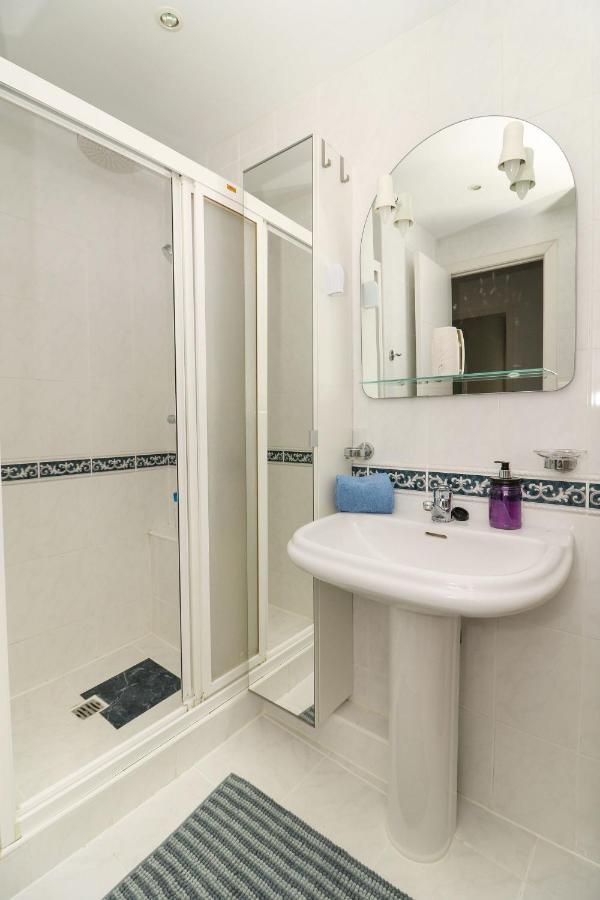 Family Apartment Walking Distance To The Sea And All Amenities Sitio de Calahonda Екстериор снимка
