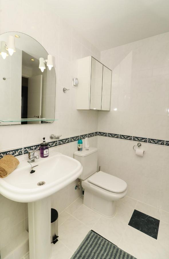 Family Apartment Walking Distance To The Sea And All Amenities Sitio de Calahonda Екстериор снимка